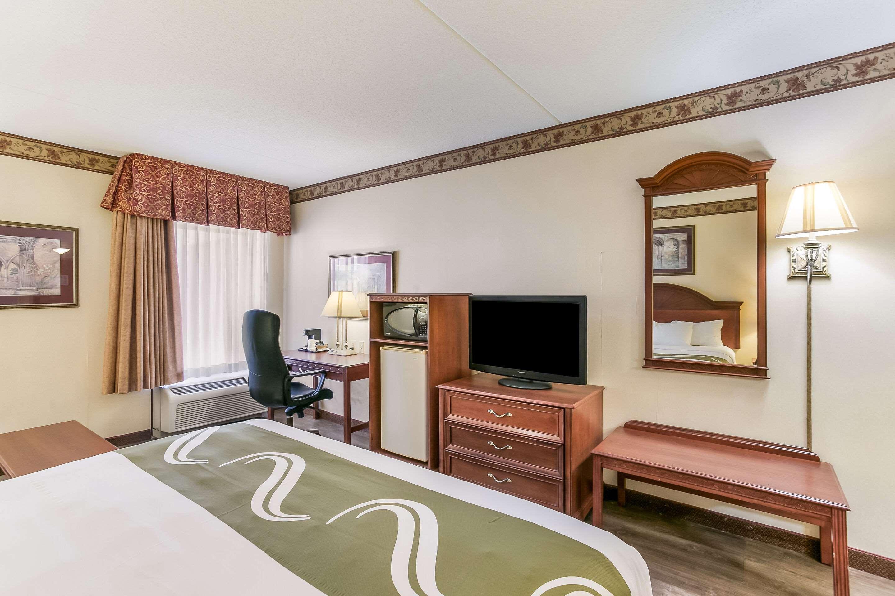 Quality Inn & Suites Bel Air I-95 Exit 77A Buitenkant foto